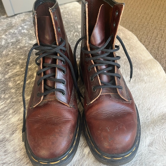 Vintage Doc Martin Boots - Picture 2 of 8